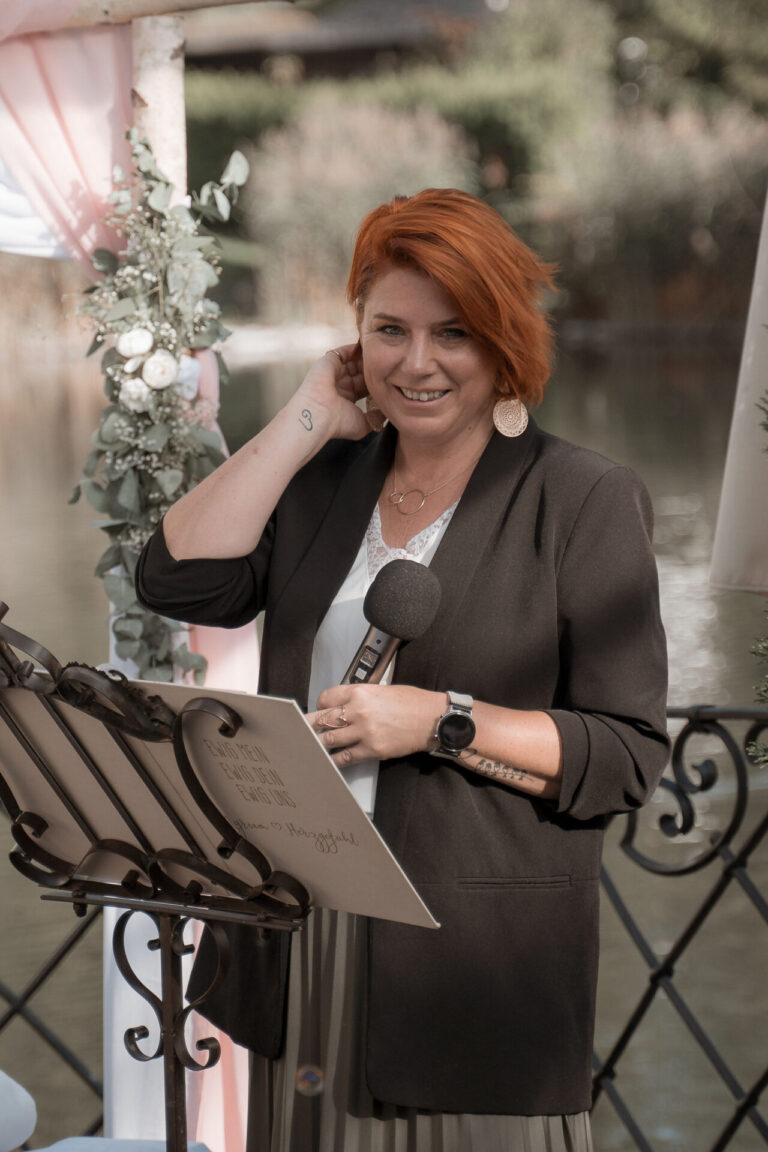 myriam herzgefühl traurednerin tirol hochzeit am see